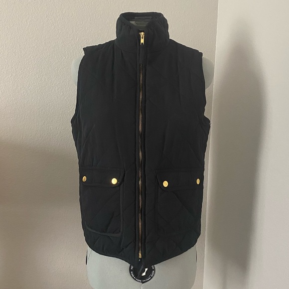 Blue Rain Jackets & Blazers - EUC - Black Quilted Vest With Pockets